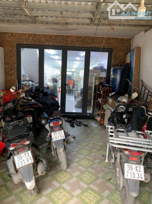 CHỦ NGỘP BÁN GẤP NHÀ 2 TẦNG NGUYỄN THỊ THẢNH HM GIÁP Q12 HẺM XE TẢI. - 2