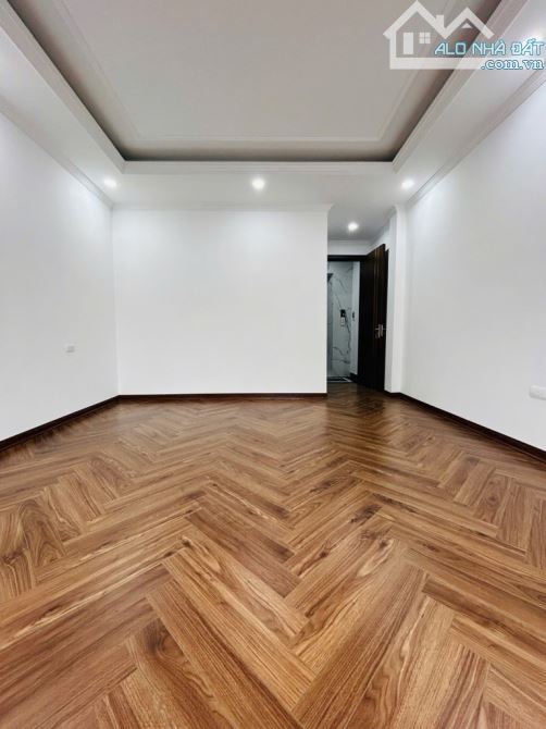 BÁN NHÀ TÂY SƠN -- MỚI KÍNH KOONG -- THANG MÁY ÊM -- NGÕ RỘNG THOÁNG -- 30M RA PHỐ -- - 2