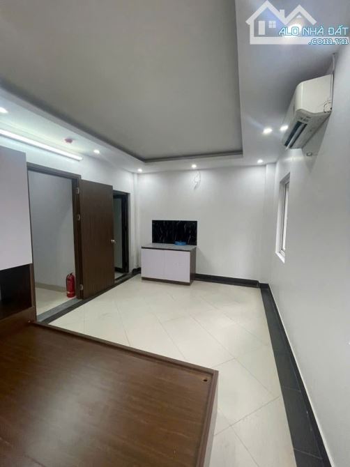 CHDV Dòng tiền Trịnh Văn Bô, cao Đẳng FPT, 70m2*7T*6M*12 tỷ oto vào, 20PKK, 90tr/thg, lãi - 2