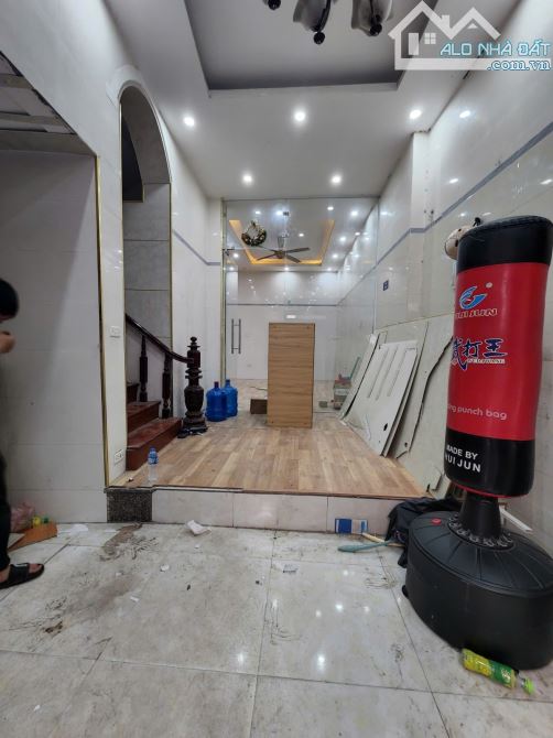 Bán nhà Nguyễn Trãi-Thanh Xuân-Ngõ rộng-Tương lai mặt đường lớn-75m2-4 Tầng-MT4.6m-14.2 tỷ - 2