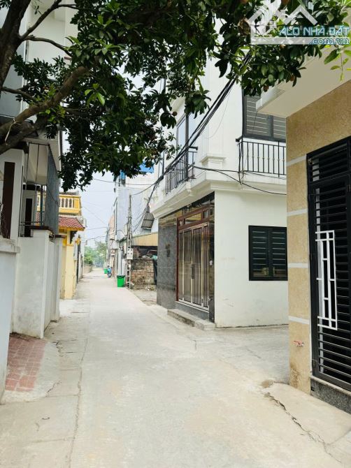 Bán lô 39m2-Phượng Đồng - ngõ rộng oto vào đất - mặt tiền 4m ,khu vực đông dân cư - 2