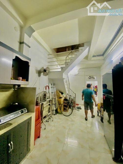 Nhà bán Văn Thân Quận 6! 56m2- 3 tầng- 3PN - 2
