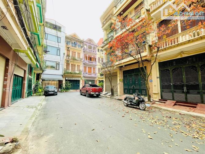 Đại Kim - Phân lô oto dừng đỗ ngày đêm - 53/60m*4T - 17.6 Tỷ - Không đăng ảo - 2