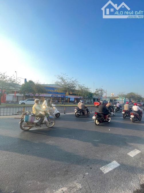 Bán Nhà Xưởng Mặt Tiền Quốc Lộ 1A,  TT Bến Lức, Tỉnh Long An ( 10.297m2 đất SKC) Lâu dài - 2
