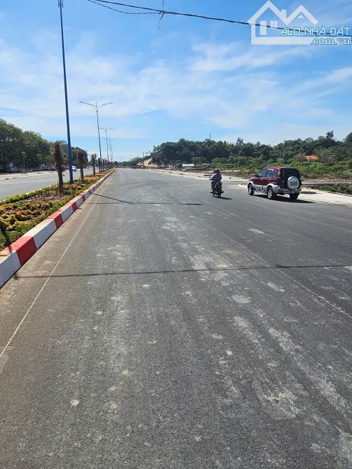 NGỘP CẦN BÁN GẤP : Những lô bên cạnh đều trên 20 triệu/m2.DUY NHẤT LÔ NÀY(Chỉ 13 triệu/m²) - 2
