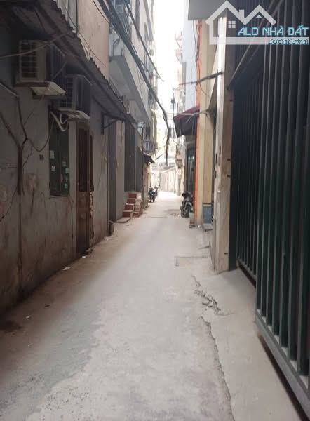 Bán nhanh tòa CHDV phố Trần Thái Tông, Quận Cầu Giấy 7 tầng, mặt tiền 4m, diện tích 47m2 - 2