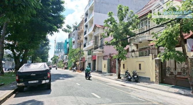 Mặt tiền đường đôi Tân Kiểng Q7, Nhà 2 tầng 4x20, 3PN - 2