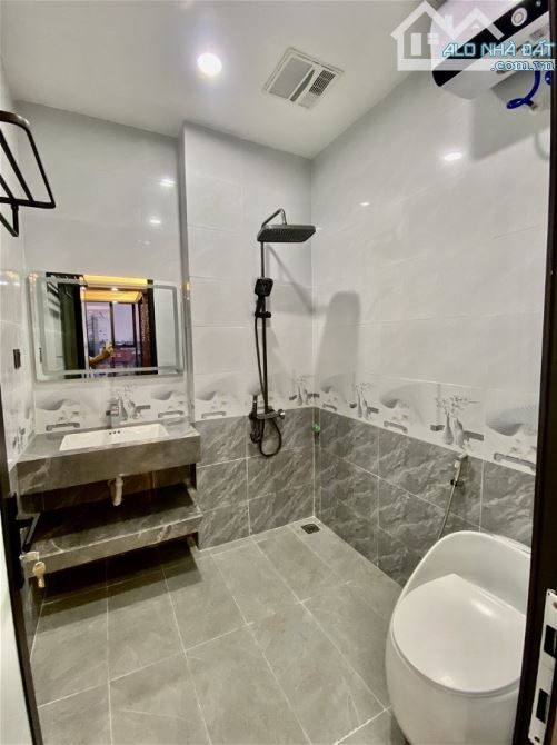 Bán nhà phố Nguyễn Văn Cừ 73 m 4 tầng MT rộng 5.2 giá rẻ 9 tỷ (130tr/m) - 3
