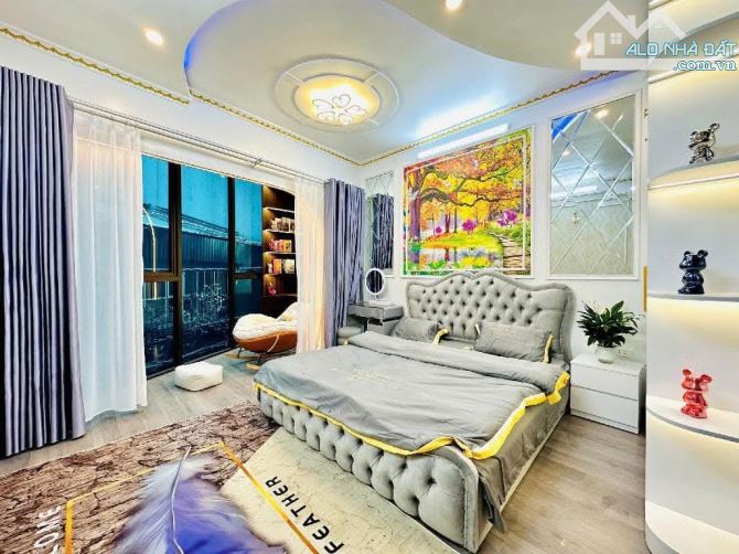 BÁN NHÀ PHỐ HÀO NAM - 40M2-10,9TỶ MẶT NGÕ THÔNG - KINH DOANH TỐT - VỊ TRÍ SIÊU ĐẸP Ô TÔ NH - 3