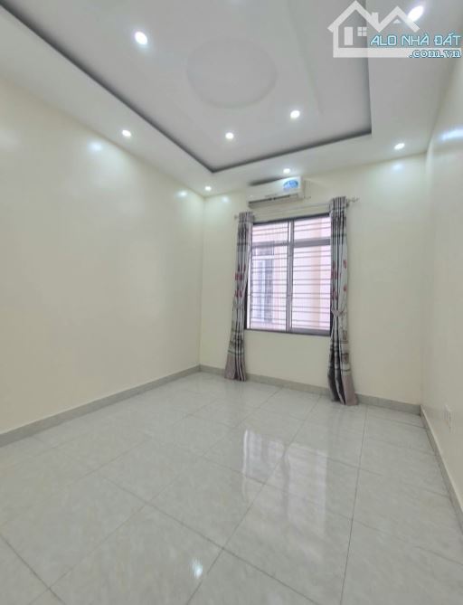 Bán  nhà Tô Hiệu, Trại Cau, Lê Chân, Hải Phòng. 3 tầng, 44m2, 2,68 tỷ. Ngang 6,8m, t2 - 3