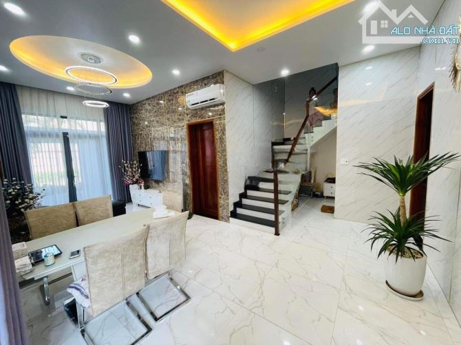 BIỆT THỰ VIEW BIỂN MỚI ĐẸP TRẦN PHÚ P5 VŨNG TÀU - 165M2 GIÁ CHỈ 15.2 TỶ SỔ HỒNG HOÀN CÔNG - 3
