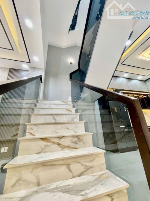 NHÀ ĐẸP HẺM XE HƠI CHUYÊN DÙNG CHÍNH Q7 4 LẦU - 4