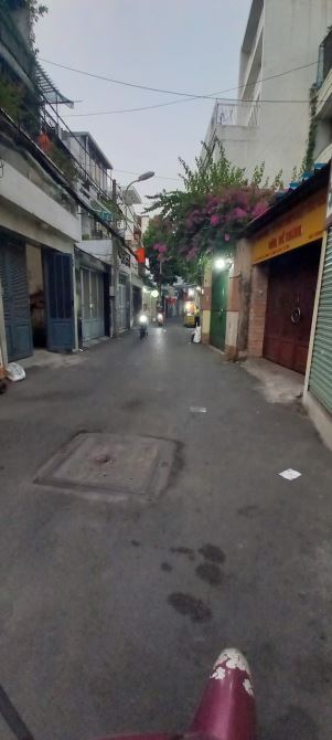 Bán gấp nhà Cấp 4, 8x21m Nguyễn Văn Công P.3 Gò Vấp, Chỉ 94tr/m2 Rẻ hơn giá khu vực, Gần B - 4