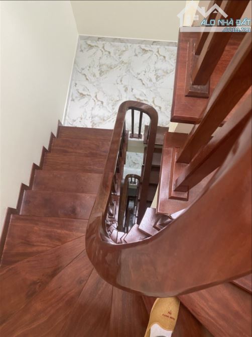 Bán nhà phố Nguyễn Văn Cừ 73 m 4 tầng MT rộng 5.2 giá rẻ 9 tỷ (130tr/m) - 4
