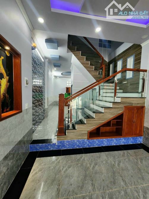 Bán nhà mặt tiền lộ 20m giáp quốc lộ giá dưới 3 tỷ - 4