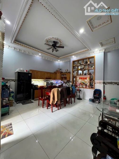 BIỆT THỰ SÂN VƯỜN- 2 TẦNG 9.5X18M - NGUYỄN ẢNH THỦ - GẦN CHỢ BÀ ĐIỂM - NHỈNH 8 TỎI - 4