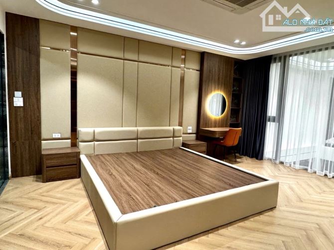 Dành cho giới thượng lưu - Nội thất nhập khẩu toàn bộ - phố Ngọc Lâm - Dt 100m2 x 7 tầng - 4