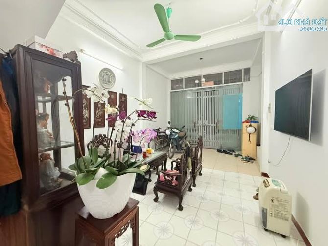 Liền kề Xuân La, 55m2, kinh doanh, vỉa hè, ô tô dừng đỗ cất nhà , cần bán gấp lấy tiền ăn - 4