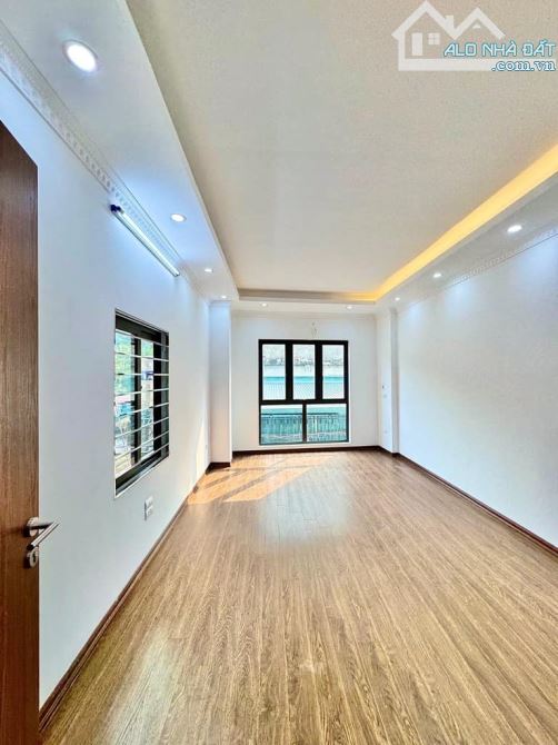 ô tô ngủ trong nhà- Ở luôn. 40m2 4 tầng-Ngay gần ĐL Thăng Long. THuận tiện đi tt HÀ Nội - 4
