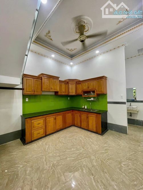Bán nhà 3 Tầng Tân Hạnh,đường 2 xe hơi tung tăng,giáp Dĩ An - 4