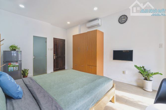 Studio full nội thất ban công tại trung tâm Quận 1 - 5