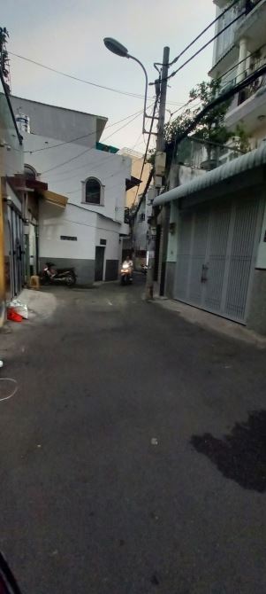 Bán gấp nhà Cấp 4, 8x21m Nguyễn Văn Công P.3 Gò Vấp, Chỉ 94tr/m2 Rẻ hơn giá khu vực, Gần B - 5