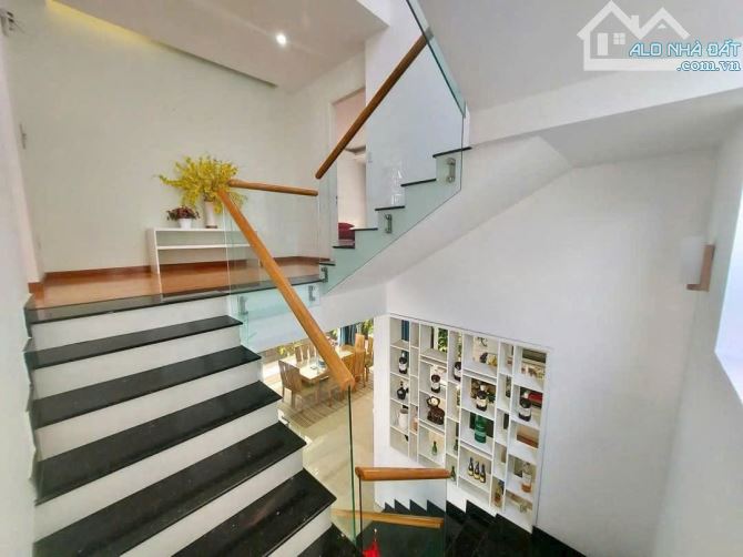 CHÍNH CHỦ BÁN BIỆT THỰ 207M2 SỔ HỒNG HỒ BƠI KHU BIỂN BÃI SAU- P8 VŨNG TÀU GIÁ 24.5 TỶ - 6