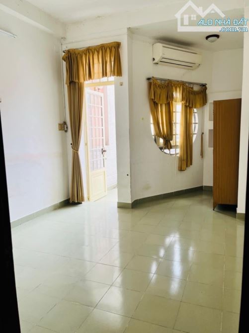 Nhà DT rộng 66m2 - Khu Phan Xích Long - Chỉ 7 Tỷ 250 TL - 7