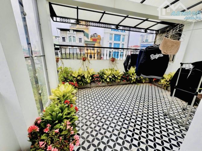 Phan Chu Trinh, 2 chiều oto, Vỉa hè 8m, 2 thoáng. 35m2 x 7t. MT 4.4m. Chỉ  40 tỷ! - 9
