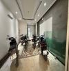 Bán nhà ngõ 615 Lĩnh Nam, 83m2, nhà 5 tầng, 8 ngủ cho thuê