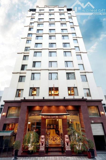 Cần bán Khách sạn 4 Sao Mặt phố Nguyễn Trường Tộ, Ba Đình DT: 444m² x 14T x MT: 10,6m.