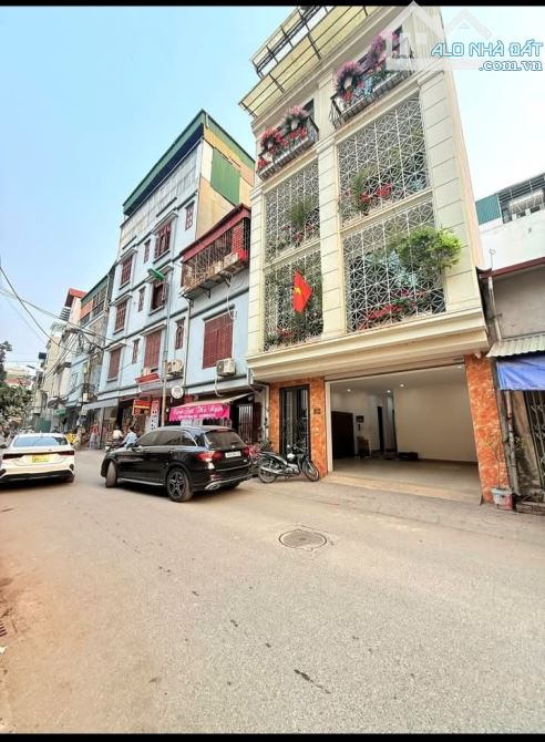 Cần bán nhà Ngọc Hà Ba Đình diện tích 52m, 5tầng full nội thất.