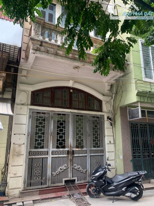 Bán Nhà đường 8/3 Q.Hai Bà trưng dt 50m 5 tầng phân lô ô tô