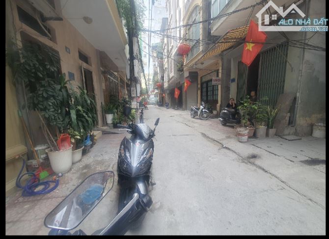 Nhà mặt đường Phan Chu Trinh, kinh doanh tấp nập, vỉa hè, ô tô vào nhà, 50m2, 3 tầng