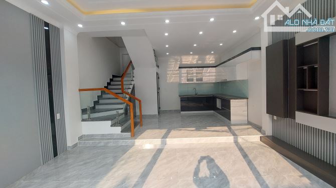 Bán nhà Miếu Hai Xã, Dư Hàng Kênh, Lê Chân,  4,5 Tầng, 43 m2, 4,65 tỷ