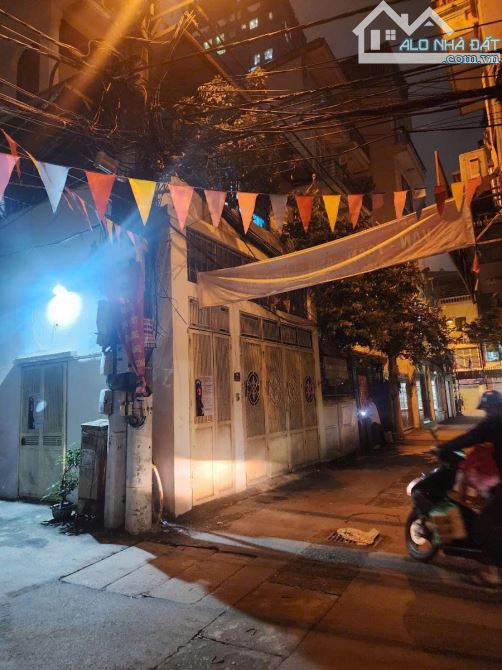 Bán nhà riêng 95m2 phố Nguyễn Viết Xuân , quận Thanh Xuân, Hà Nội.