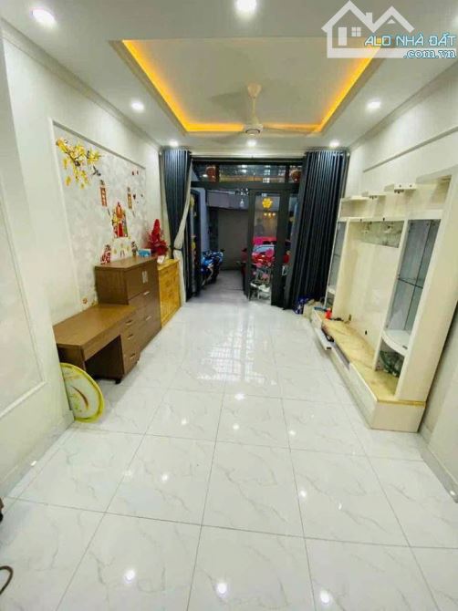 Nhà mặt tiền Thích Minh Nguyệt, Tân Bình, DT 4 x 19, trệt 2 lầu, 4pn, full nt