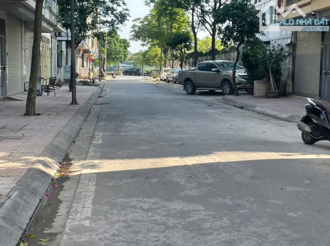 Biệt thự TƯ ĐÌNH - phân lô ô tô tránh vỉa hè - diện tích 140m mt 7m 5tầng thang máy.
