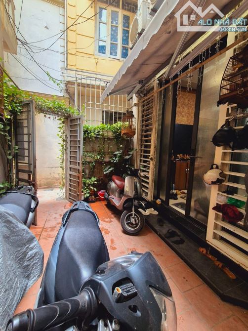 Phải nói Đẹp! Ô chợ dừa, 80m ra Phố. 43m^6 tầng thoáng sáng