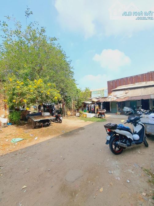 ĐẤT MẶT TIỀN QUỐC LỘ 1A - ĐẤT LỚN - DT 1.200M - NGANG LỚN 30M - THÍCH HỢP PHÂN LÔ TÁCH THỬ