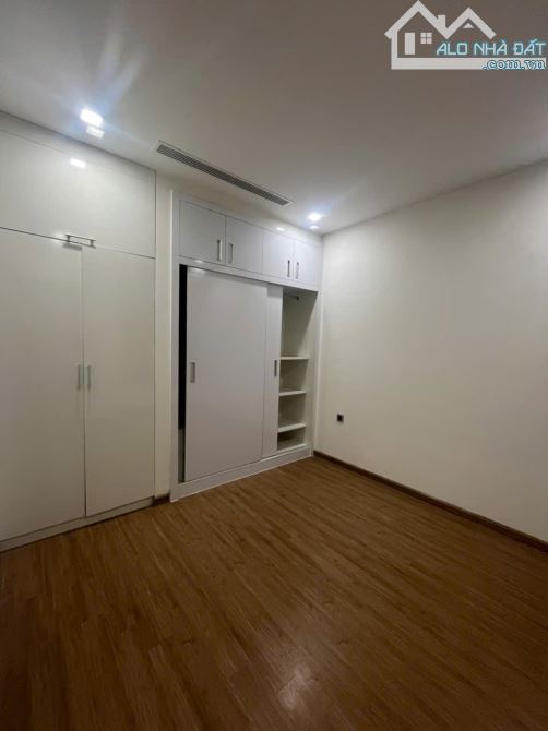 Bán căn chung cư Việt Đức Complex 99m2, 3 ngủ đồ cơ bản giá 6tỷ3.