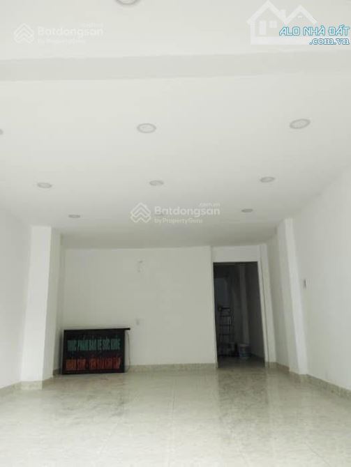 Bán nhà mặt tiền kinh doanh + dòng tiền cho thuê