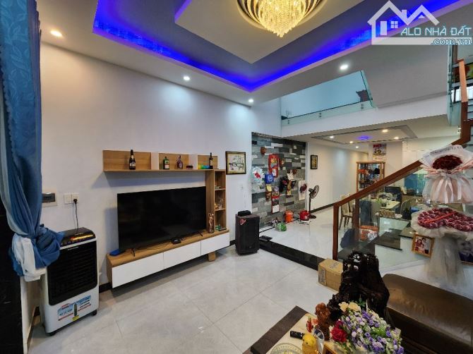 BÁN NHÀ 2 TẦNG KIỆT OTO TÔ HIỆU - HOÀ MINH DT 125 m2 ngang 5 m giá NhỈnh 3 Tỷ