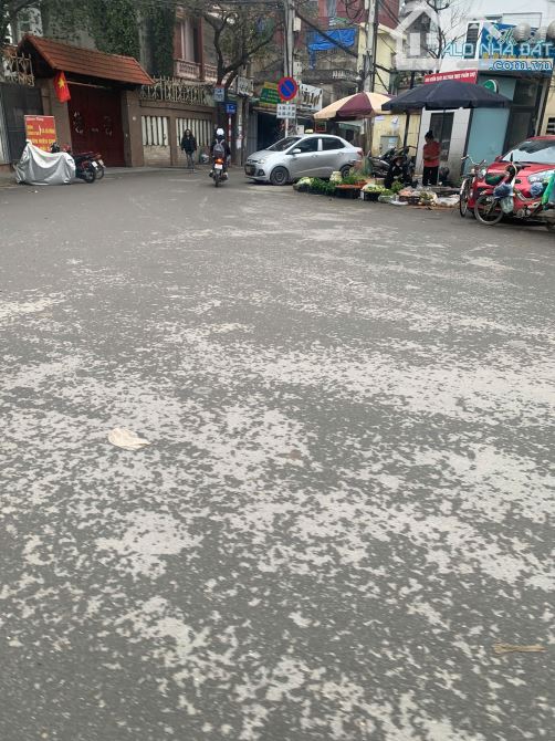 Bán nhà Mễ Trì - Nhỉnh 11 tỷ - 45m2 - Oto vào nhà - Kinh doanh sầm uất