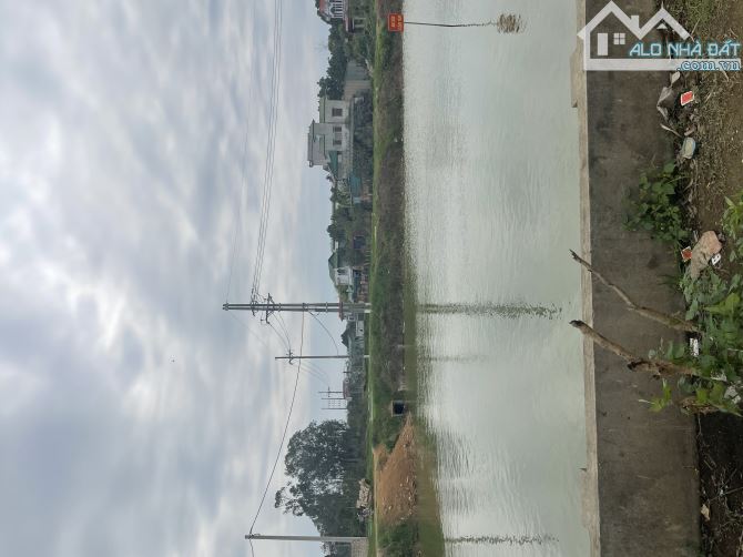 70m đất nền Hoà Lạc  full thổ mặt trục chính view Hồ giá rẻ  nhất Bình yên thạch thấy HN