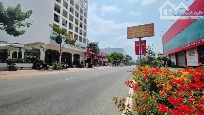 Bán Gấp Đất Mặt Tiền  Đường Số 9 TTHC Dĩ An Có 5 Lô Liền Kế