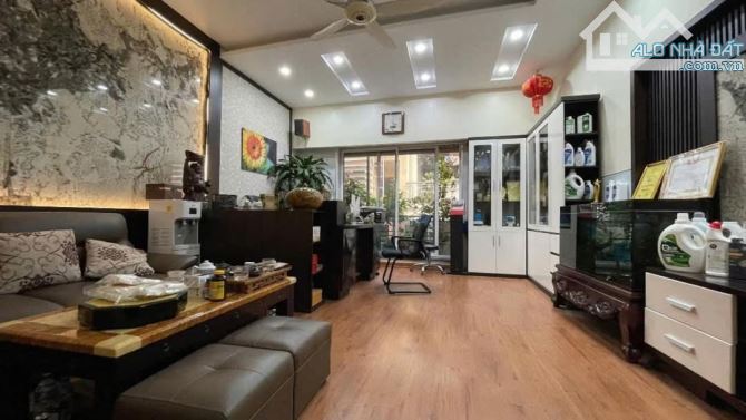 Nguyễn Phong Sắc,Trần Q Hoàn,Tô Hiệu 52/60mx5Tầng p.lô ô.tô 14.6 tỷ