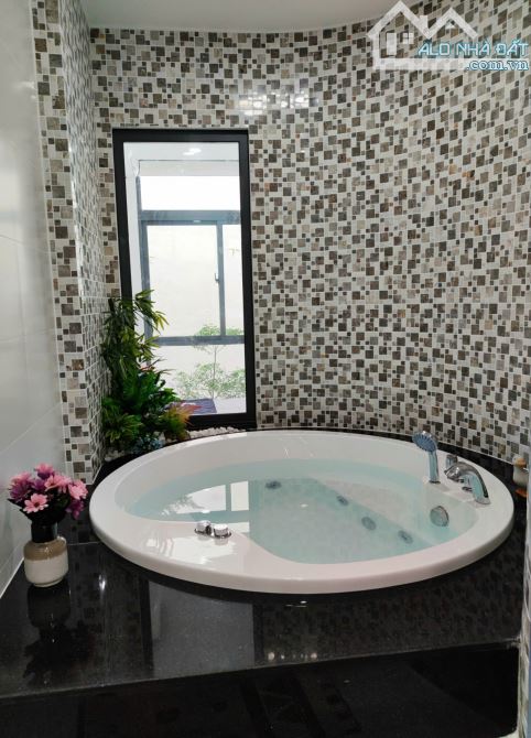 Top nhà vị trí đẹp 4 x 20m 1 trệt 5 lầu Lý Chính Thắng Q3 TP.HCM - 10