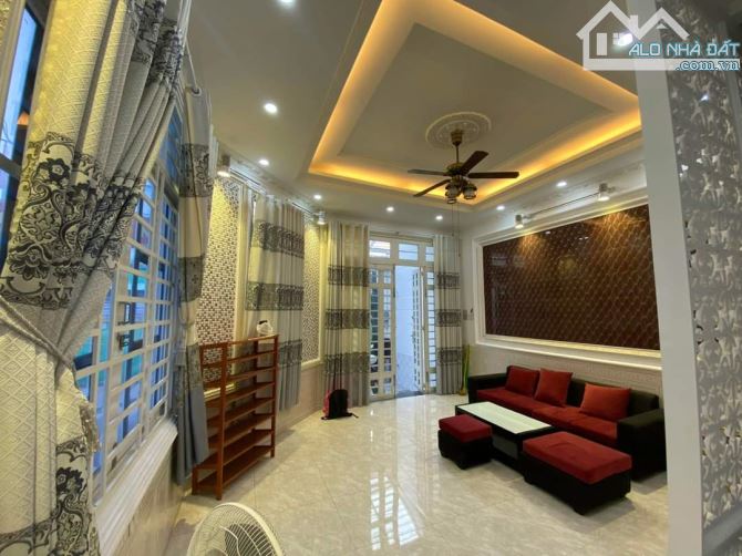 BAN NHA mặt tiền, 5 lầu mới đẹp, giá rẻ nhất. Q7, đường LÂM VĂN BỀN. Dt: 8m x 20m. 25.5 tỷ - 2
