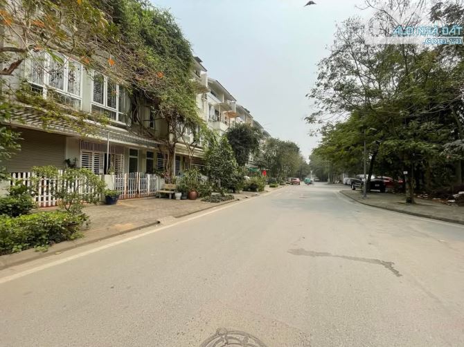 Biệt Thự Viglacera Xuân Phương 180m 30Tỷ 4Tầng Mt11m 3 Thoáng Vỉa Hè Oto Tránh Đỗ - 1
